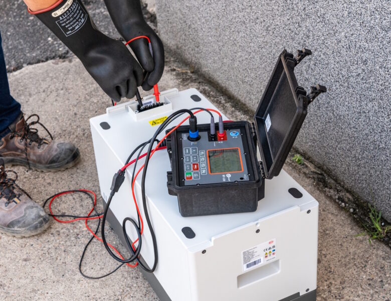 Maintain batteries in a good condition with the Sonel BT-120 tester