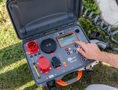 Comprehensive diagnostic testing of electric vehicle charging stations using the Sonel EVSE-100 multifunction analyser
